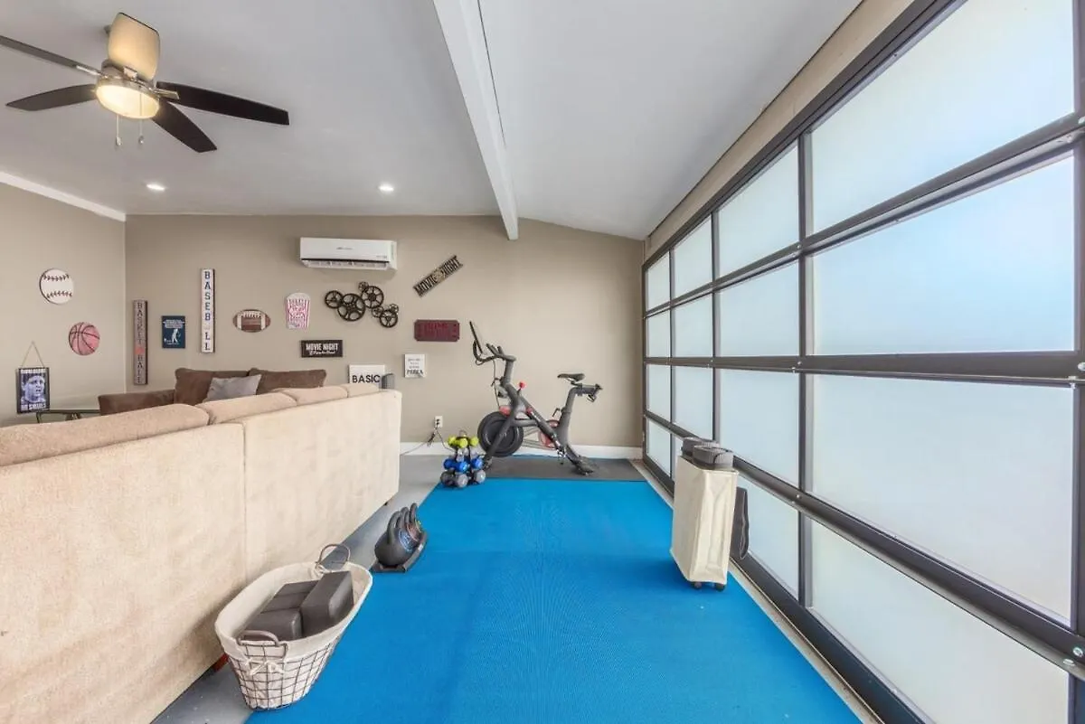 Old Town Family Retreat-Free Heated Pool-Spa-Putt Grn-Gym 斯科茨 0*,